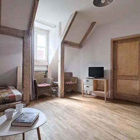 Daire Chic Apartment-old Town-f50/5
