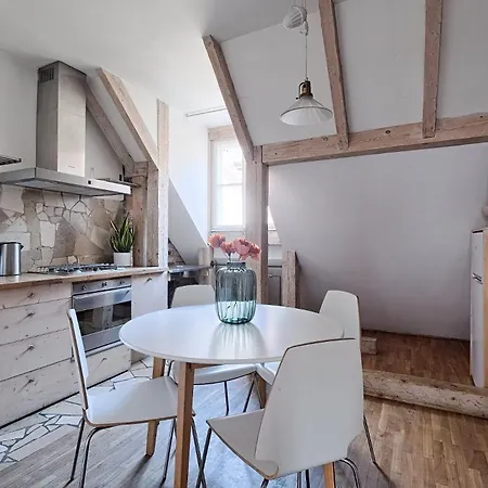 Daire Chic Apartment-old Town-f50/5 Varşova